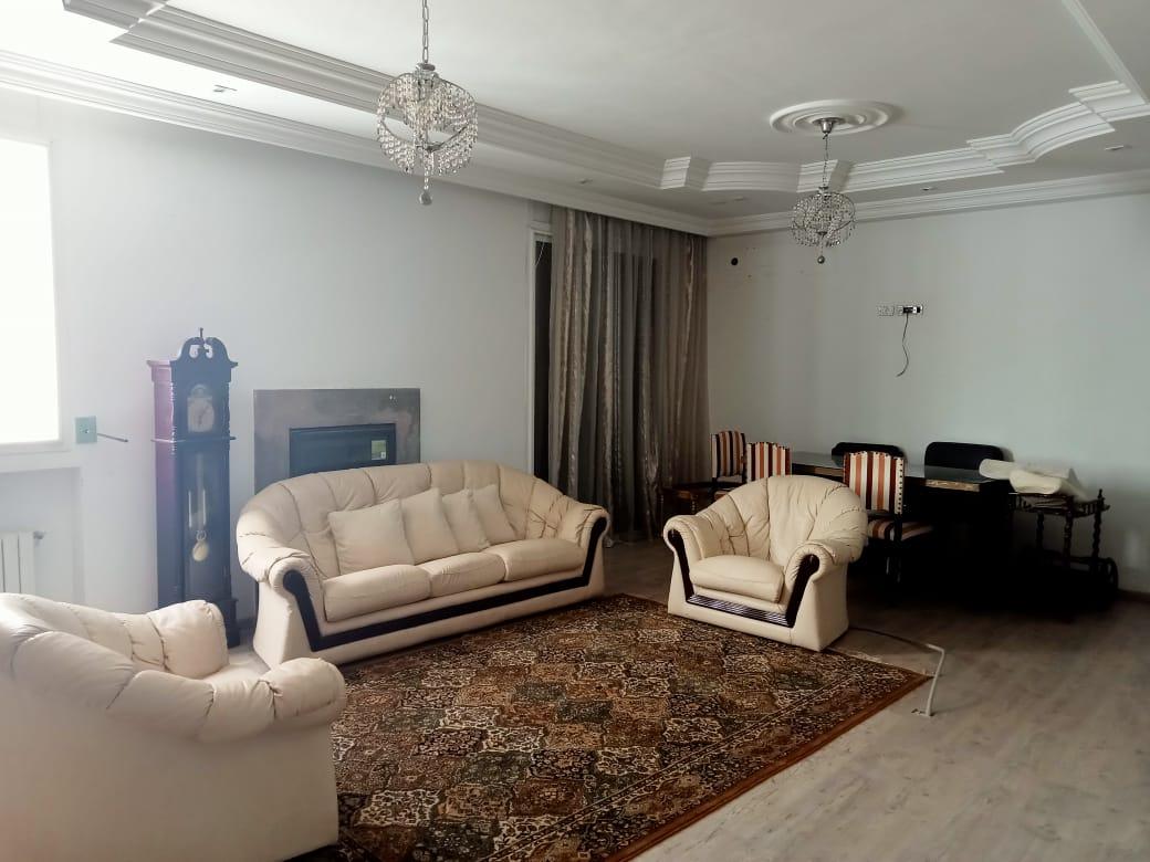 À Vendre – Spacieuse Villa Duplex à Menzah 7 (Rue Jawher Sikeli )