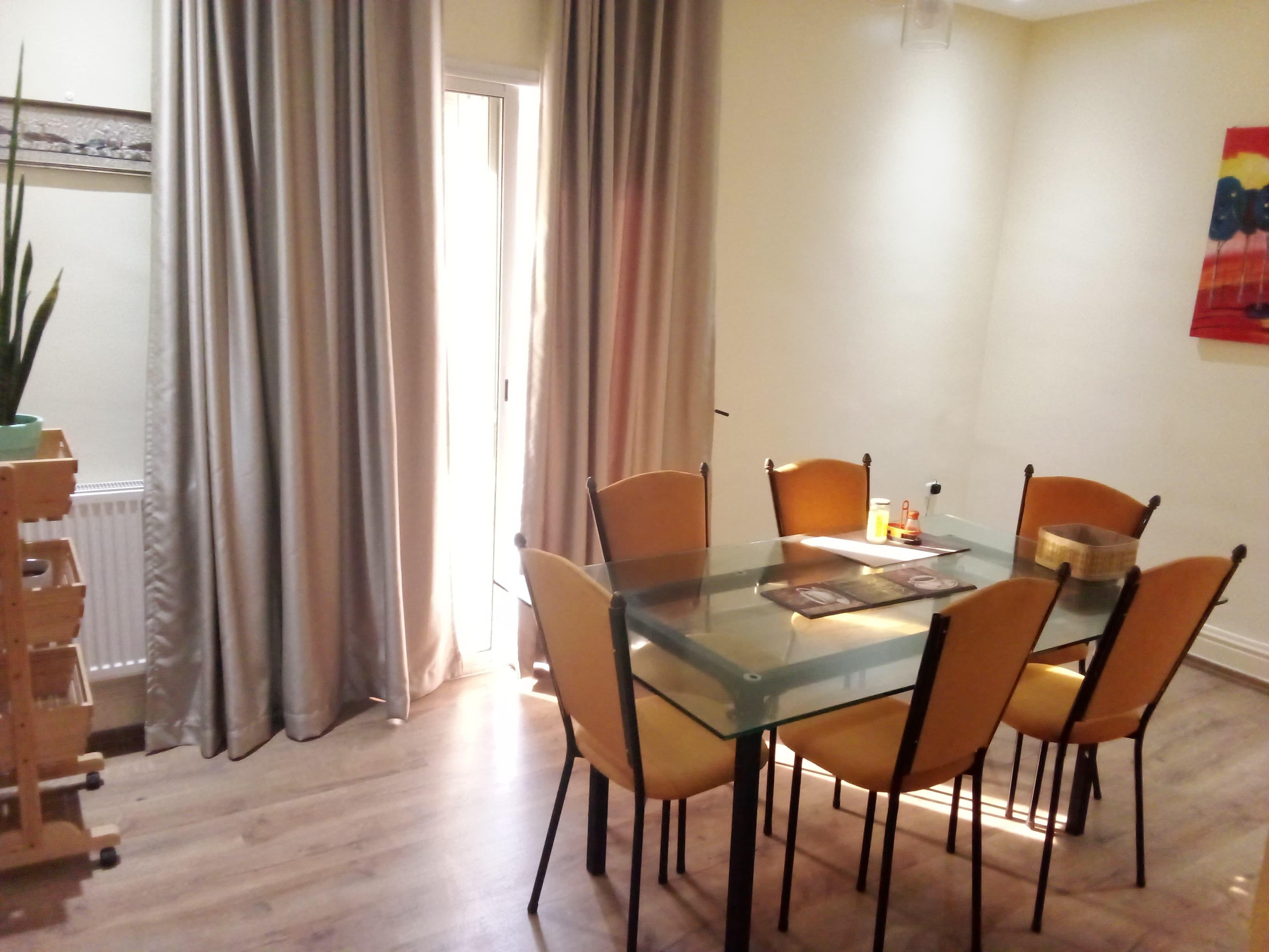 À Vendre – Appartement S+2 Rénové en Haut Standing au Centre-Ville, Avenue Habib Thameur