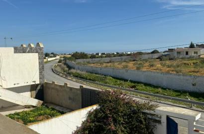 À Vendre : Maison S+2 avec Jardin à Hammamet, Rue Douikhla !