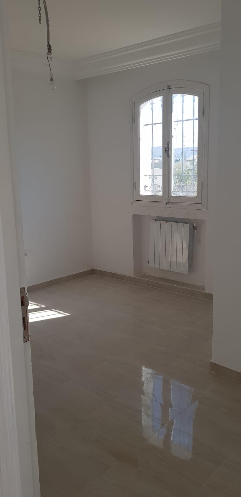 À Vendre : Duplex avec Deux Studios à Jaafer Raoued, Près de l'Ariana (AFH)