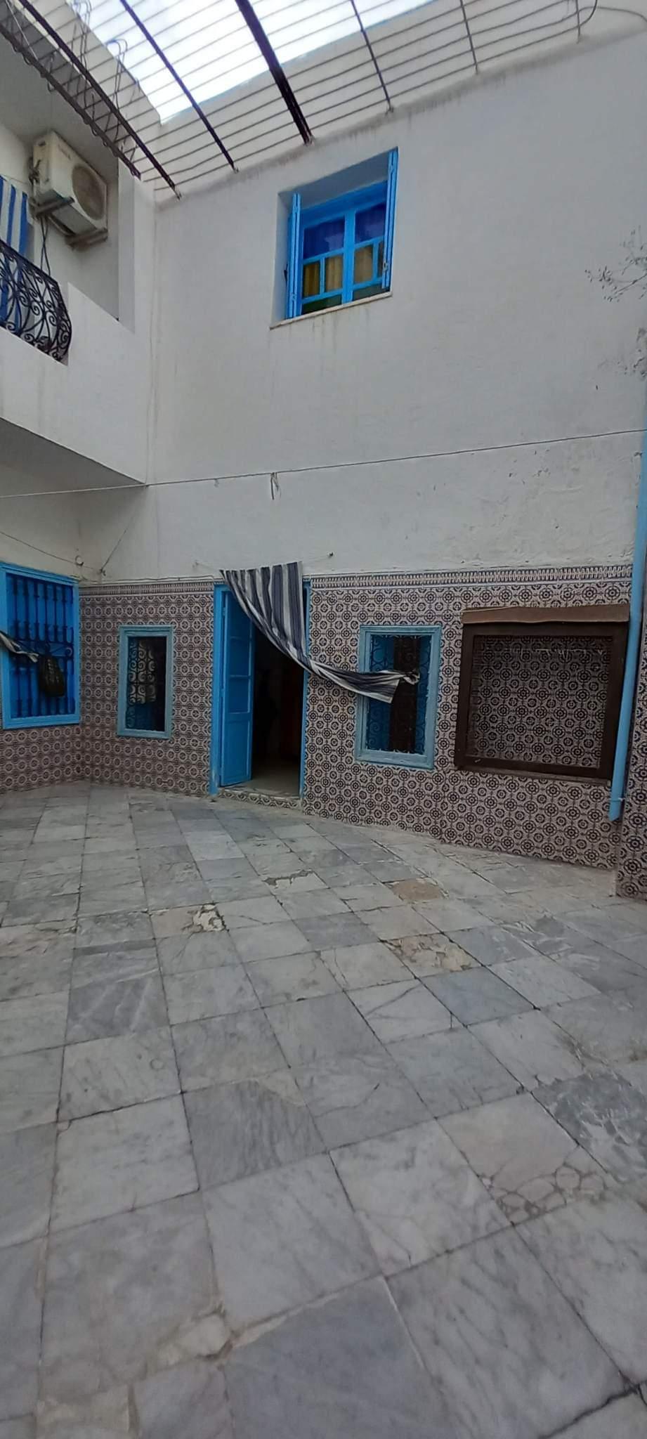 À Vendre : Maison Authentique à Médina, Tunis