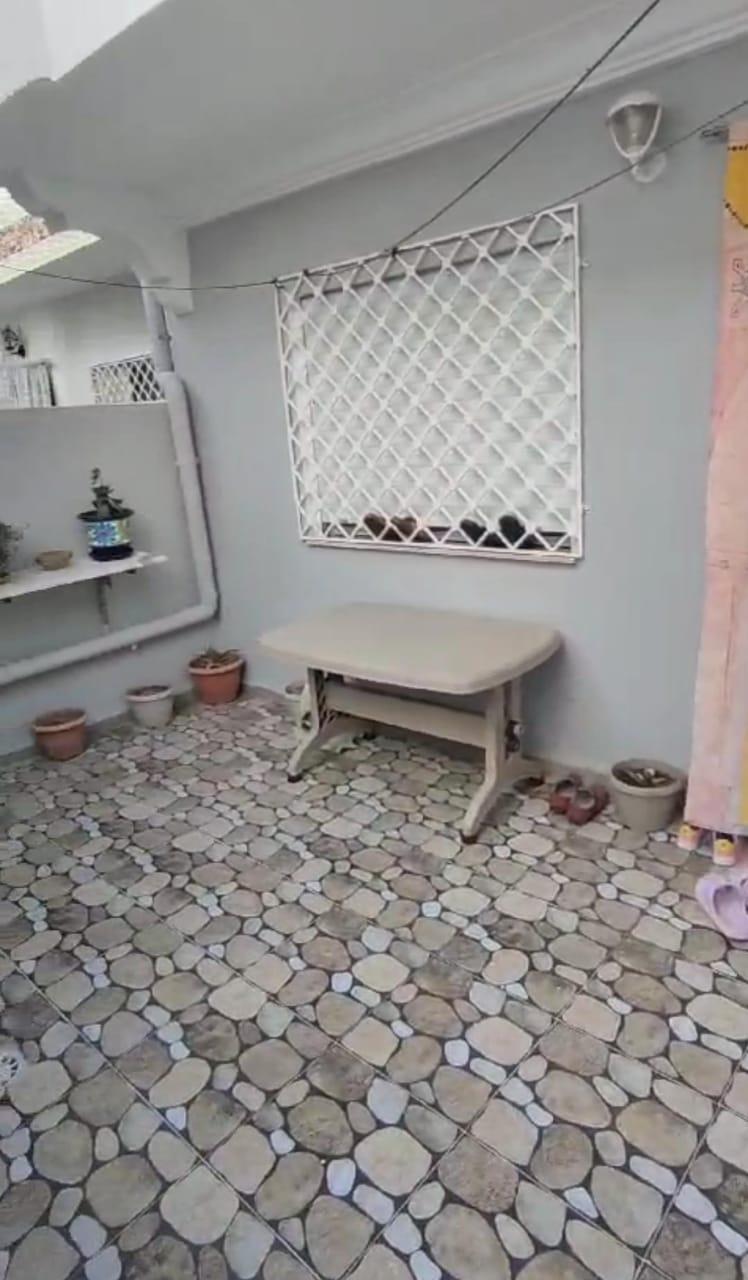 À Vendre : Villa à Cité Ezzouhour 4, Tunis, près du Magasin Général