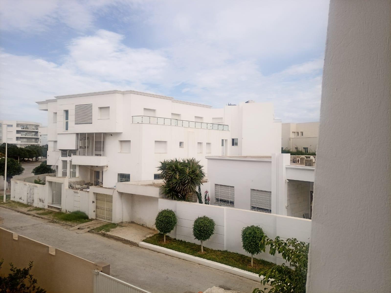 À Louer : Étage de villa S+3 à Jardin de Carthage