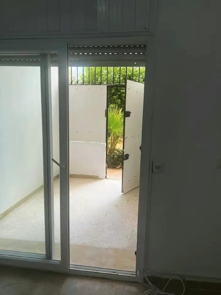 À Vendre : Appartement S+2 Rez-de-Chaussée à Ezzahra