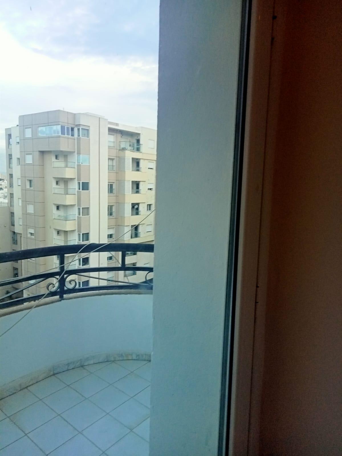 À vendre : Appartement S+3 à Cité Nasr 2 – 120 m²