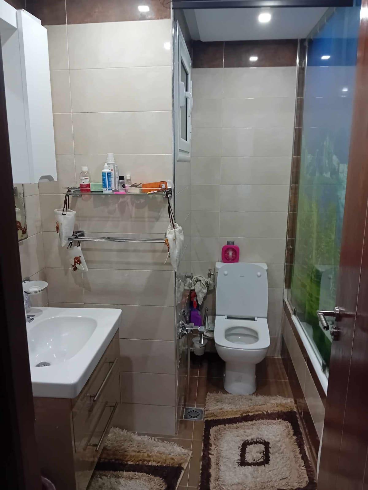 Un appartement haut standing à vendre, situé dans une résidence à Sfax, triq Tounes, Sakiet Ezzit.