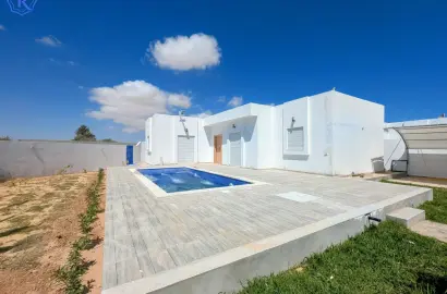 À Vendre : Villa ZAKINO , 9 minutes de la plage