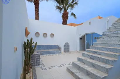 À Vendre :  Villa CACTUS  , 7 minutes de la plage !