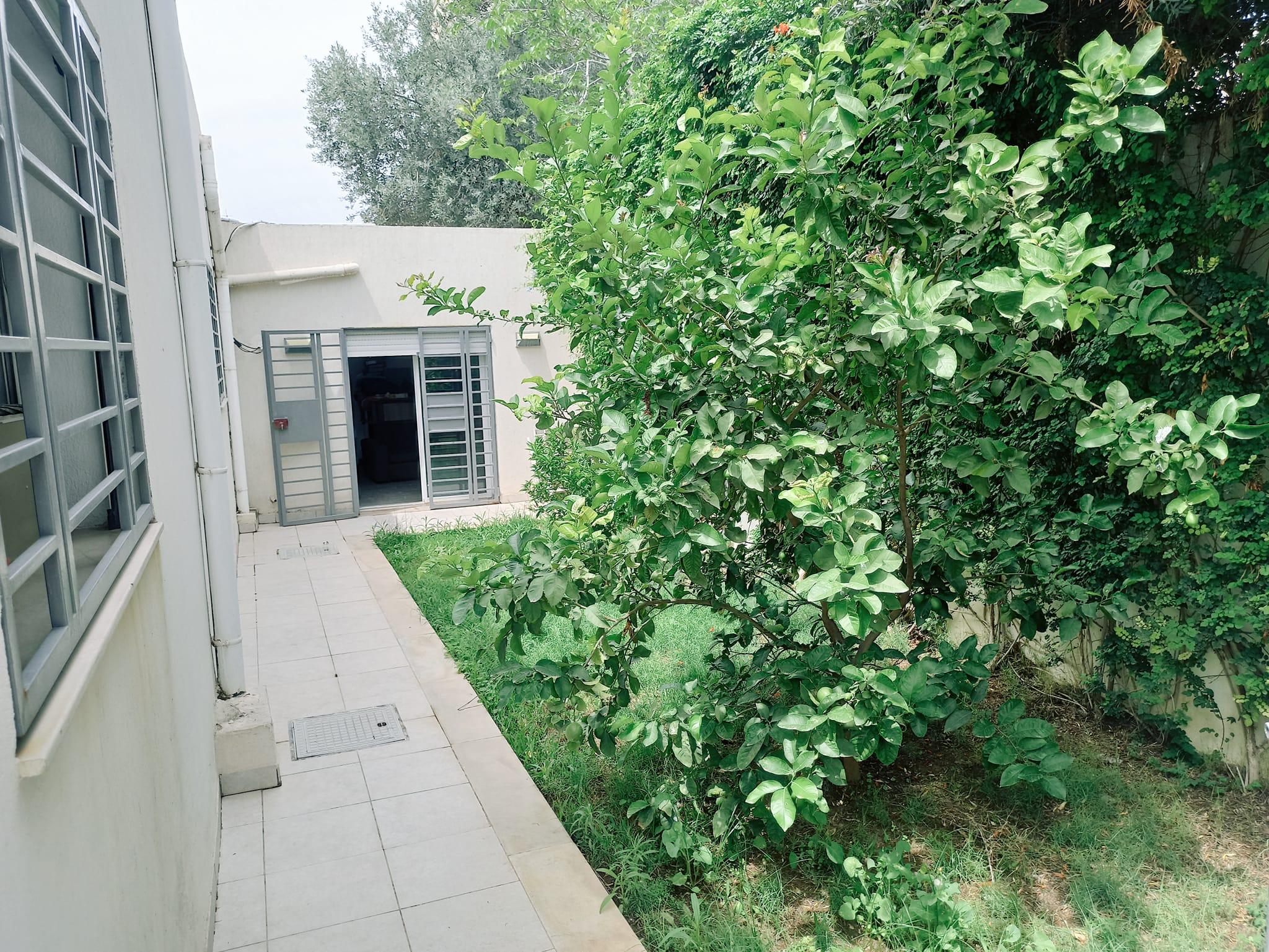 Une magnifique villa moderne de type S+3, avec jardin, en plain-pied