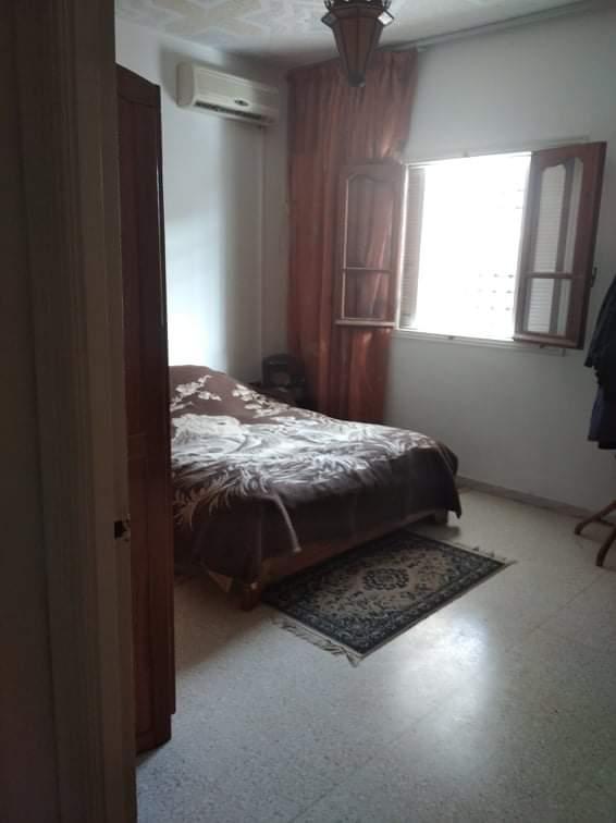 Villa à vendre, située à Sfax sur la route de Sokra km 4.