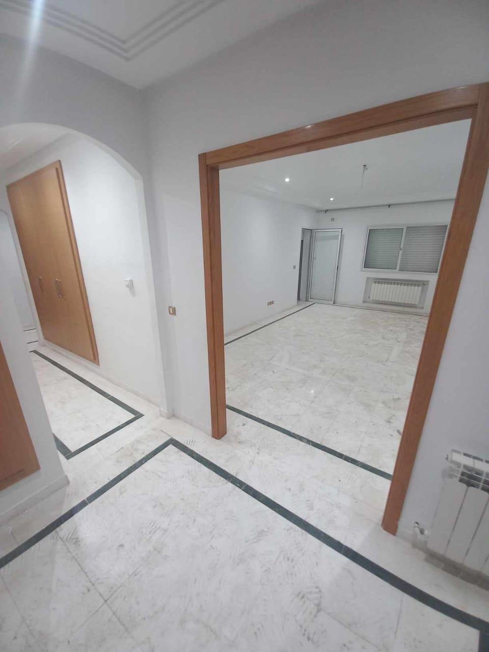 Appartement à Vendre à Cité Wahat L'aouina !