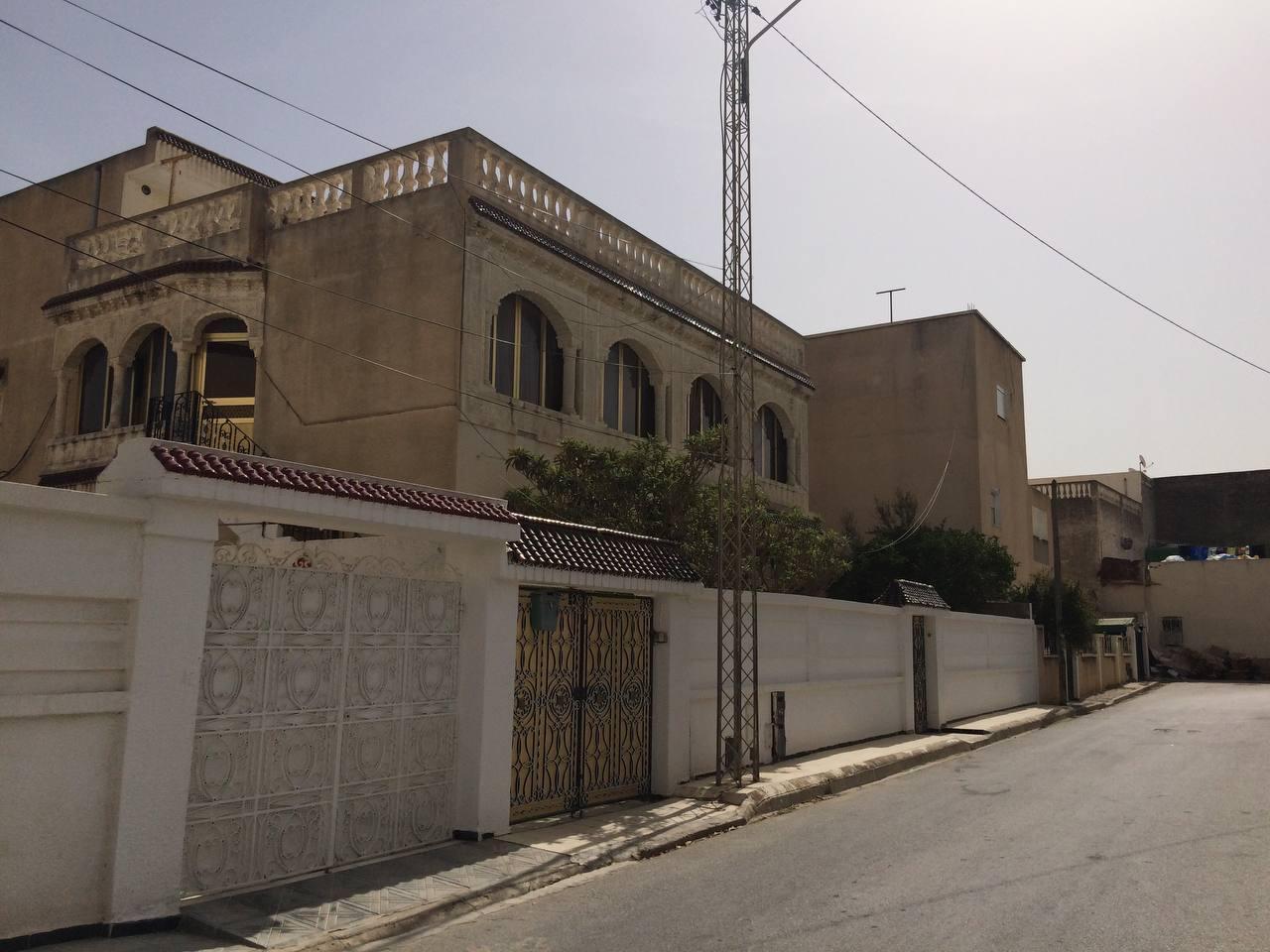 2 villas à vendre, situées à Nabeul, Grombalia, près de l’hôpital.