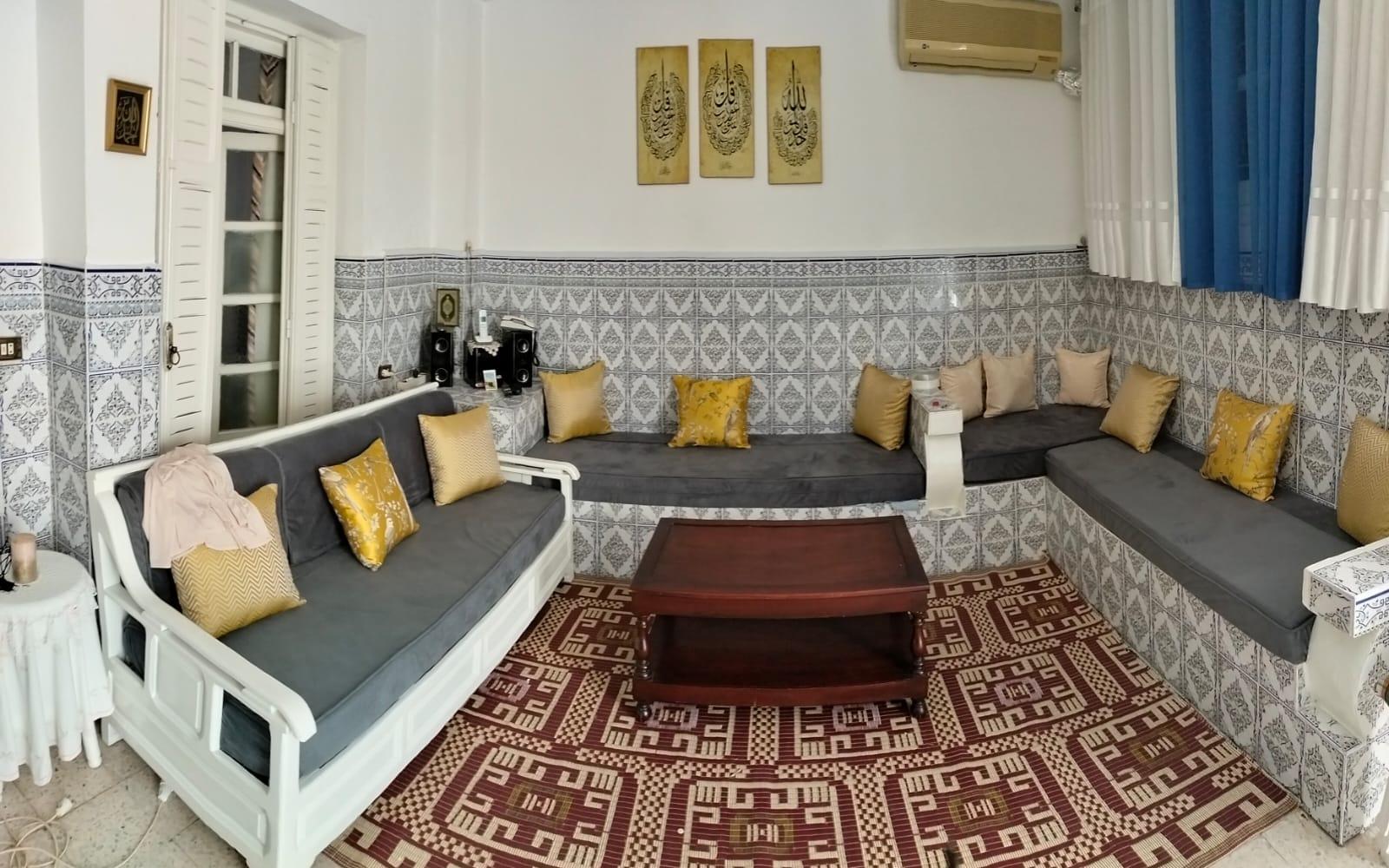 À Vendre : Maison à Cité Ibn Khaldoun sur Rue - 3 Niveaux !