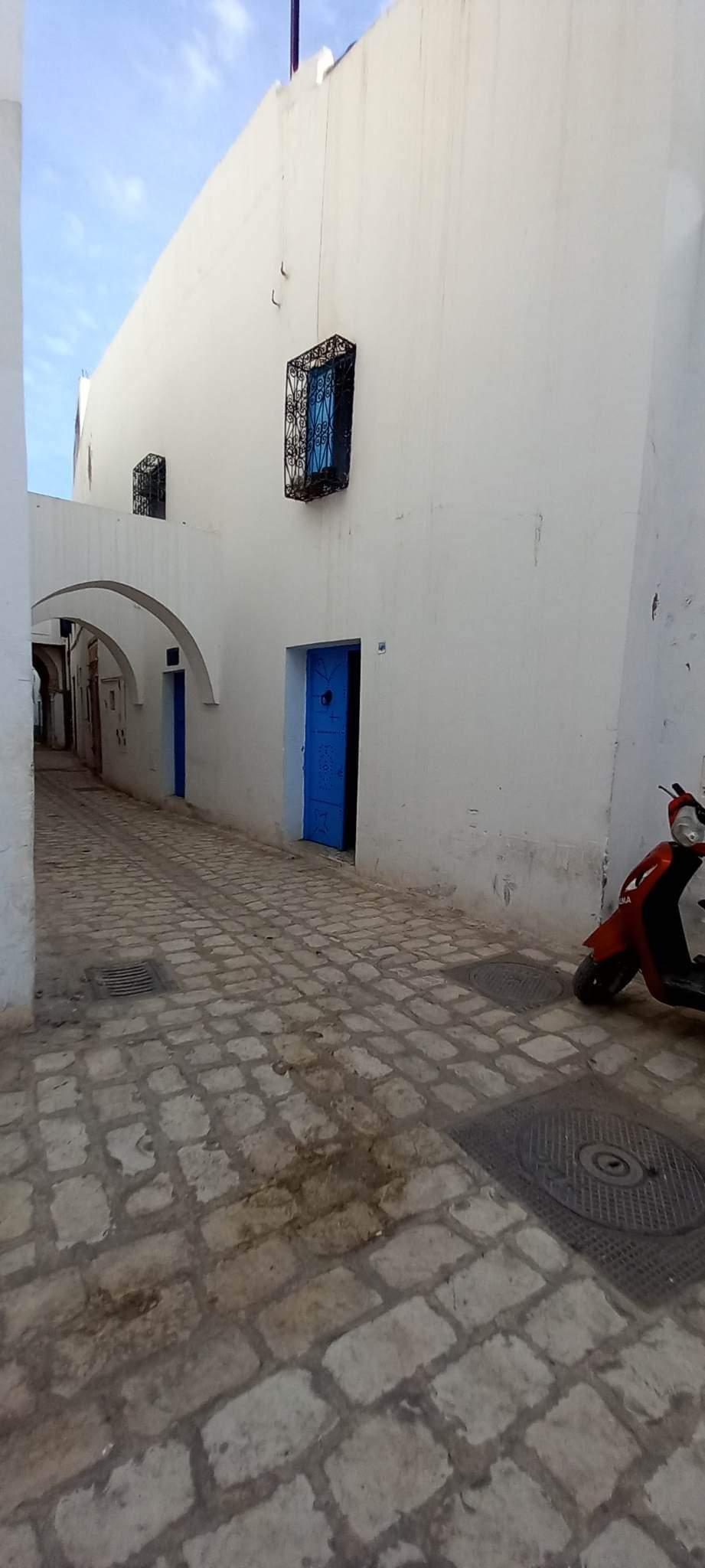 À Vendre : Maison Authentique à Médina, Tunis