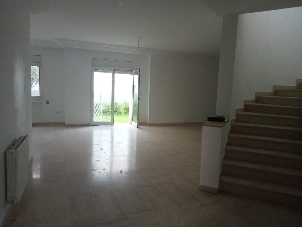 À Vendre : Villa Jumelée Duplex à Ennasr 2