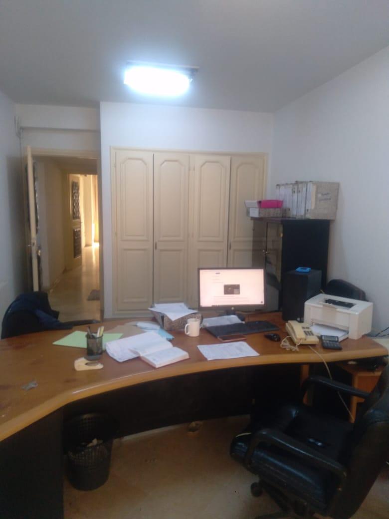 À Vendre : Bureau S+4 à Montplaisir