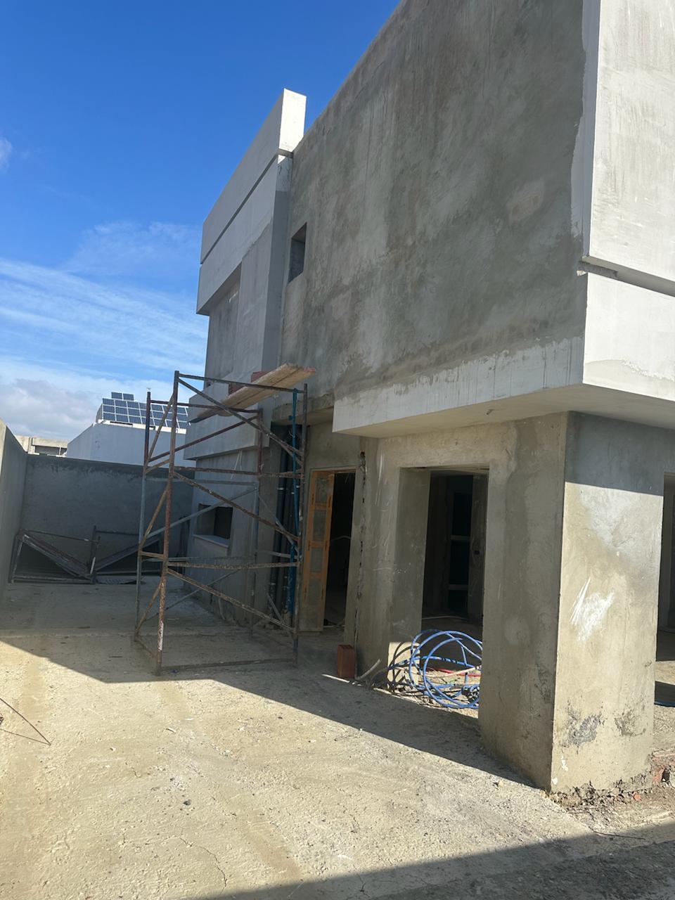 À Vendre : Deux Villas en Cours de Construction - Haut Standing