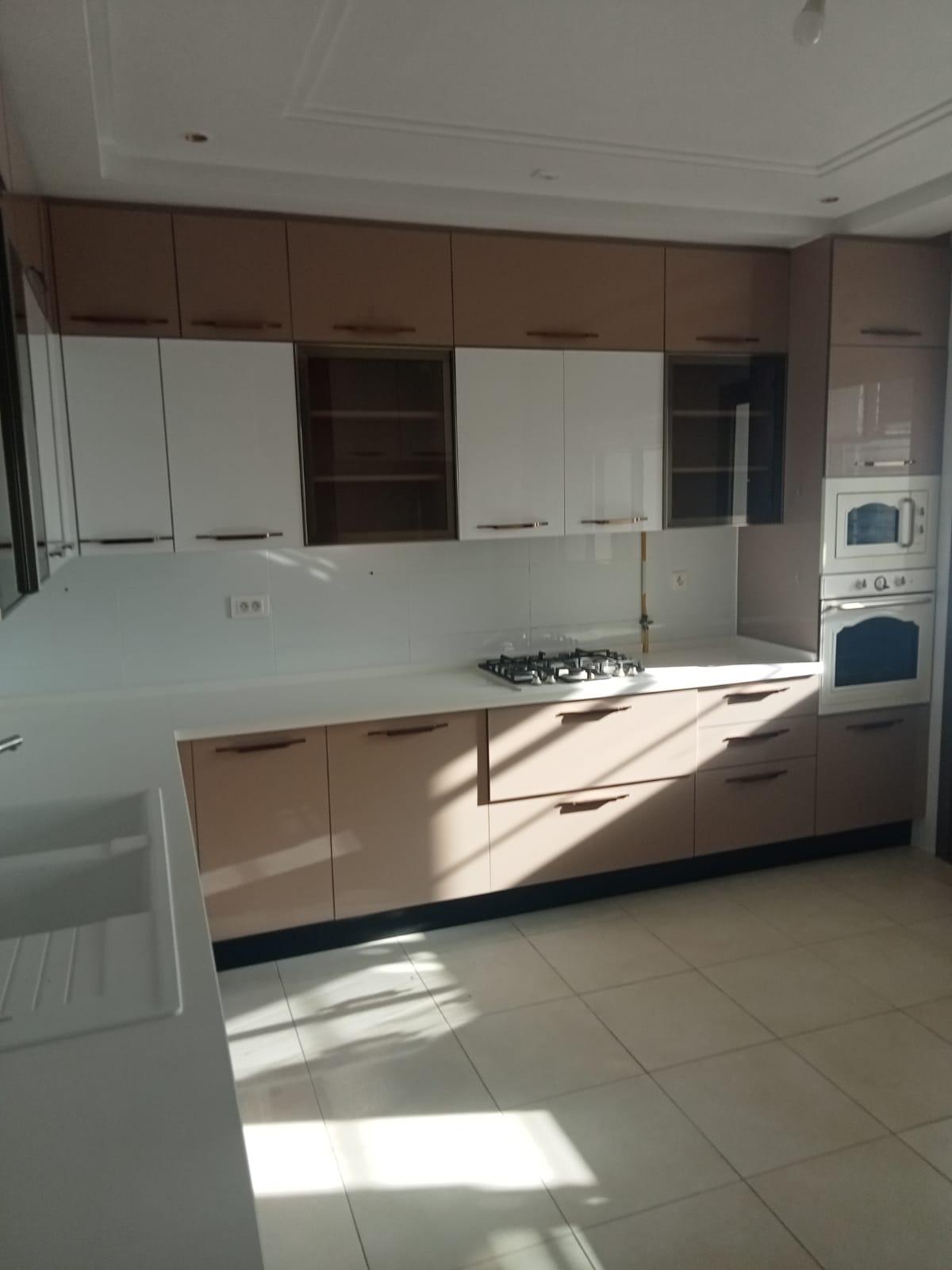 À Vendre : Appartement S+4 -  Jardins de Carthage