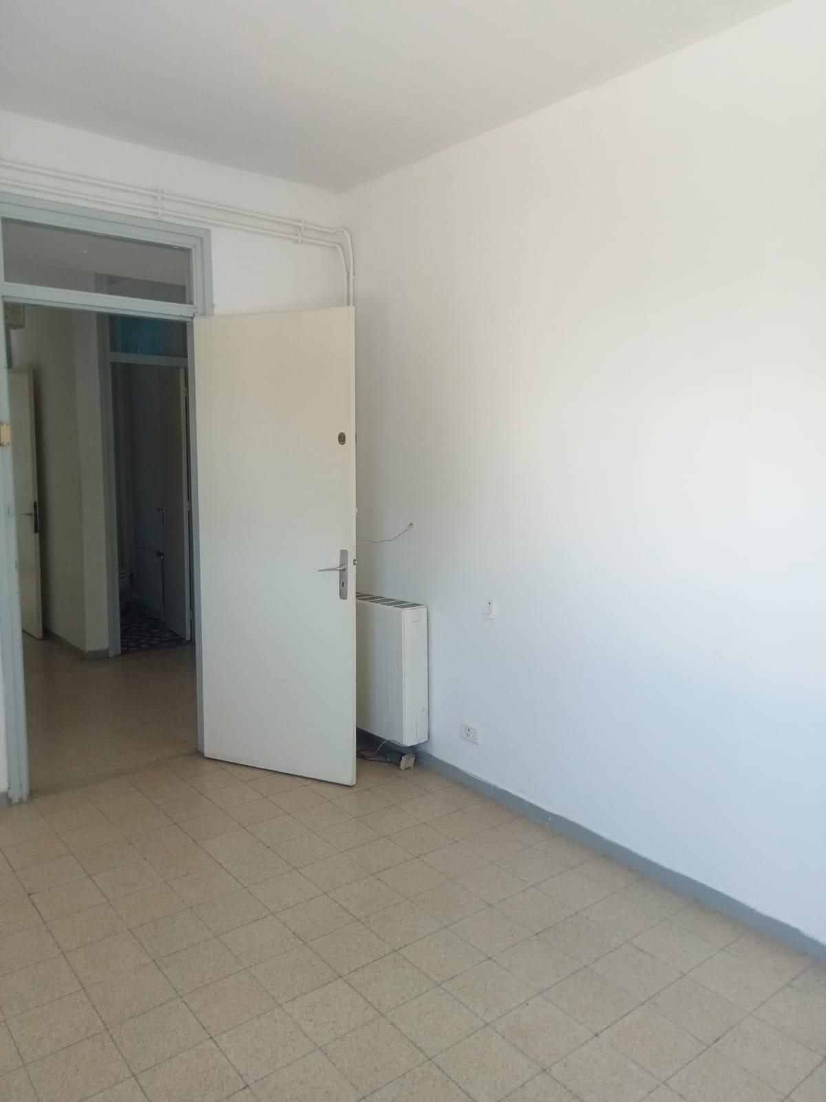 À louer : Appartement S+3 à Cité Mahrajène – 2ᵉ étage