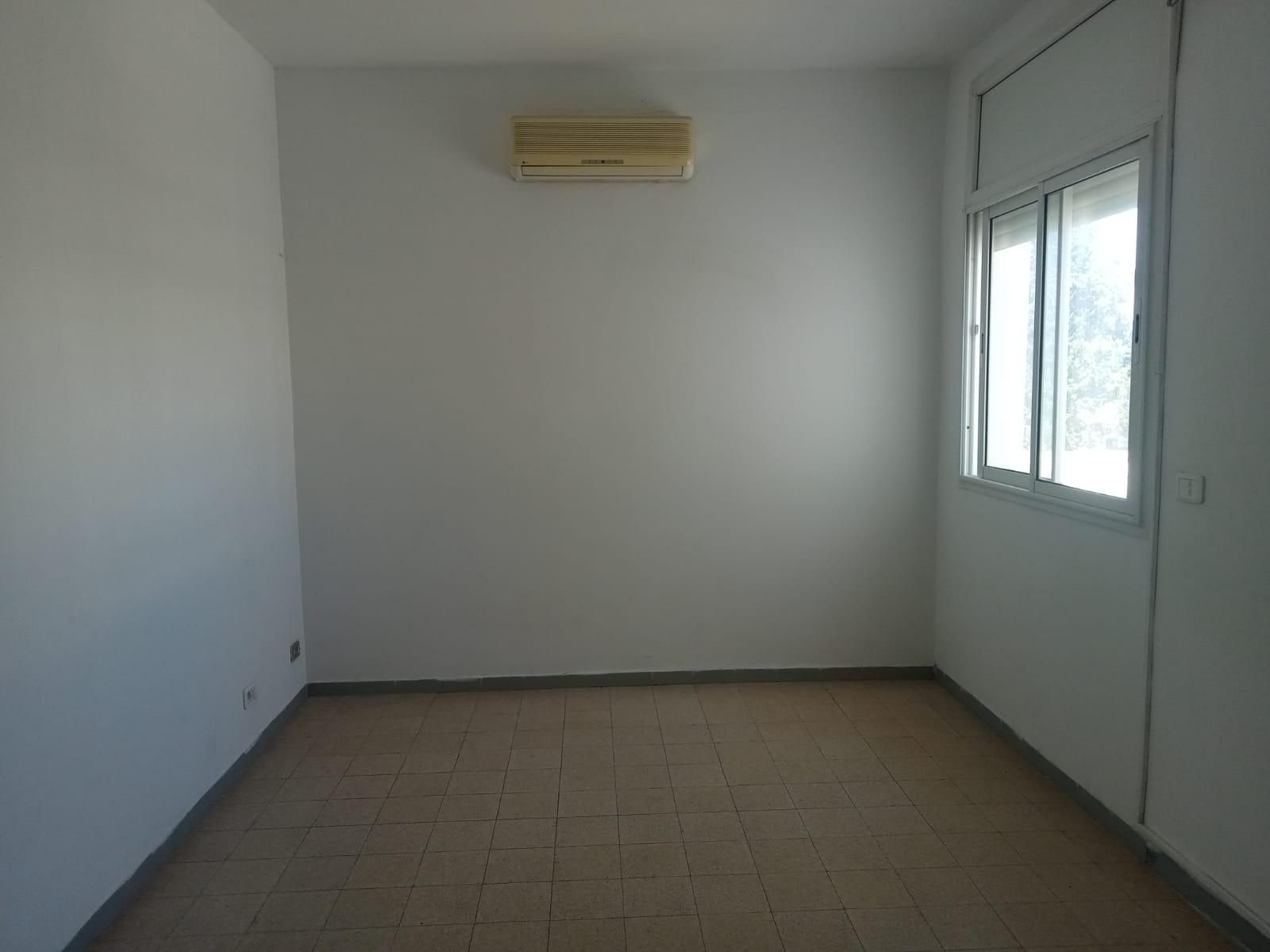 À louer : Appartement S+3 à Cité Mahrajène – 2ᵉ étage