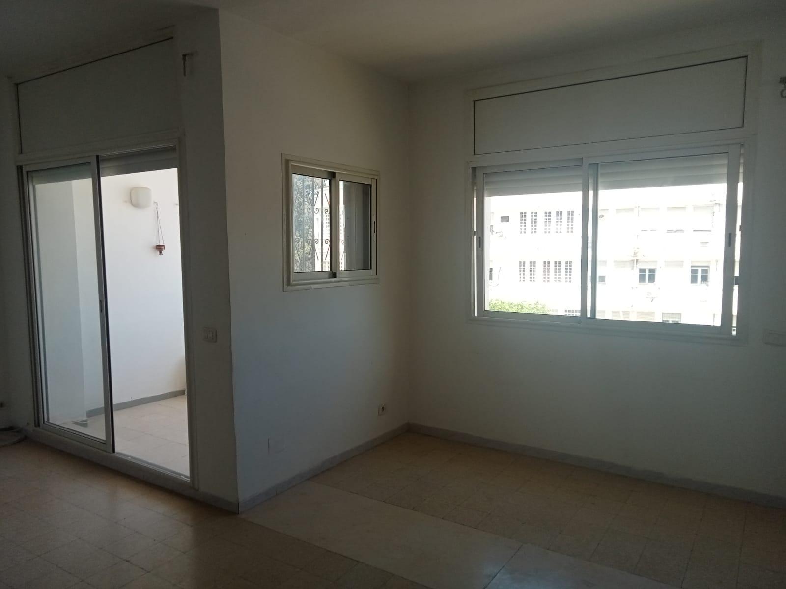 À louer : Appartement S+3 à Cité Mahrajène – 2ᵉ étage
